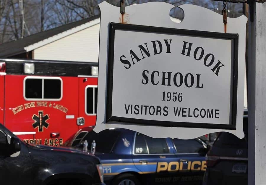 Histórico: empresa fabricante de armas indemnizará a familiares de víctimas del tiroteo de Sandy Hook