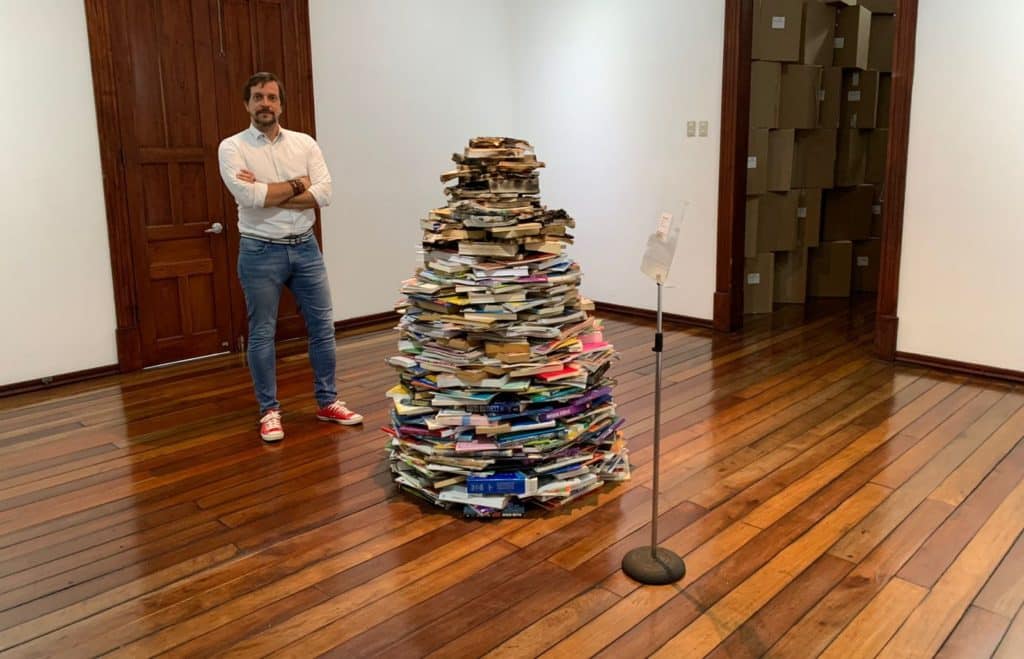 El arte del venezolano Heriberto Gomes le rinde tributo a la memoria perdida