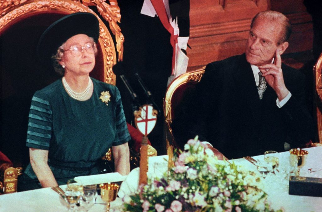 70 años en el trono: los seis momentos que han marcado el reinado de Isabel II 