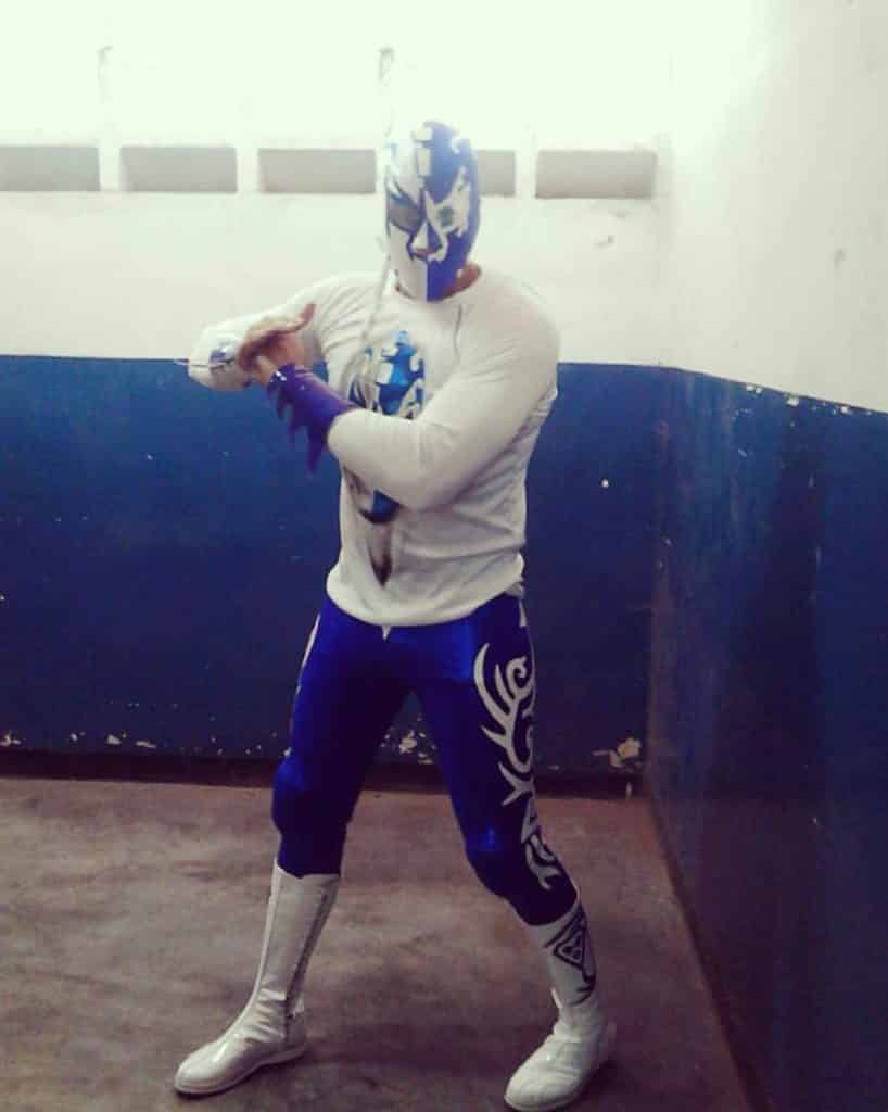 Axel Ochoa, el venezolano que se ganó un espacio en la lucha libre de Chile