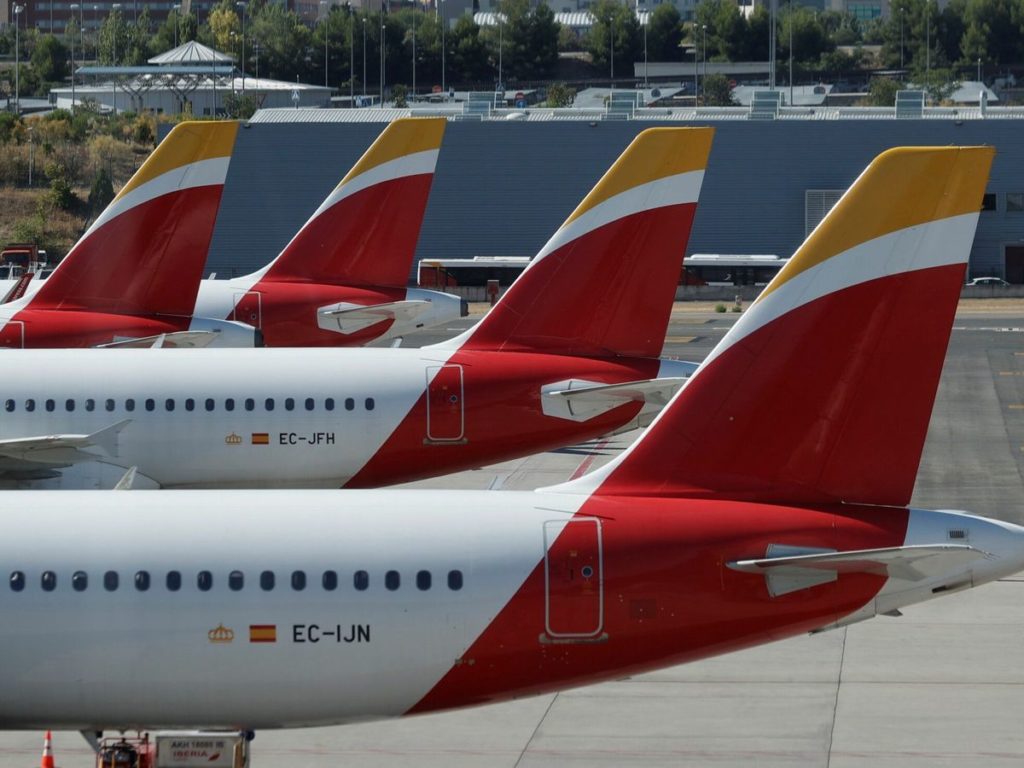 Cerca de 300 compañías que integran IATA piden que se levanten las restricciones de viajes en el mundo