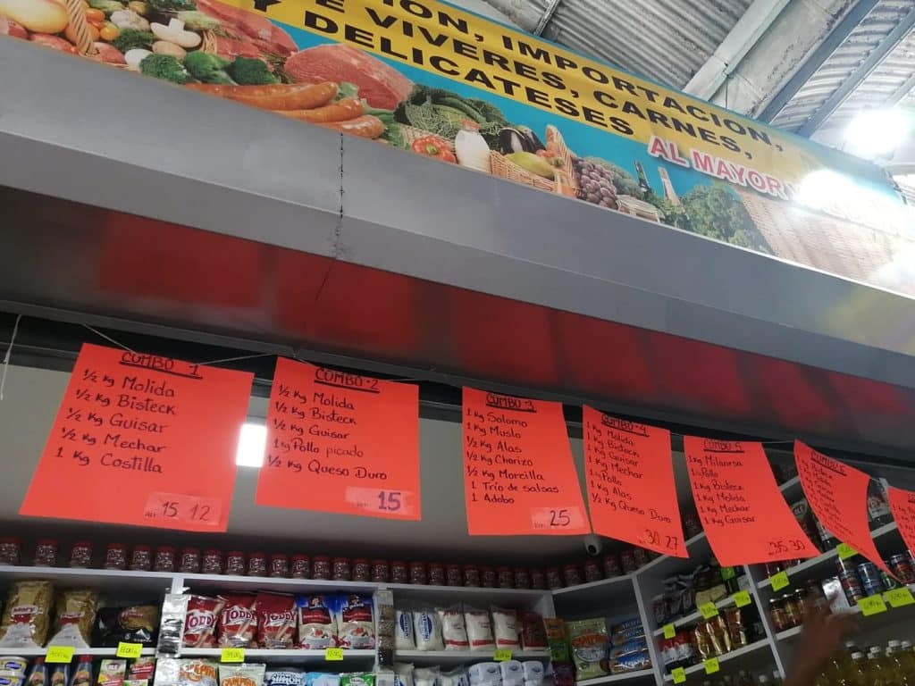 Combos de comida, una estrategia que aplican los comerciantes para atraer clientes en Caracas