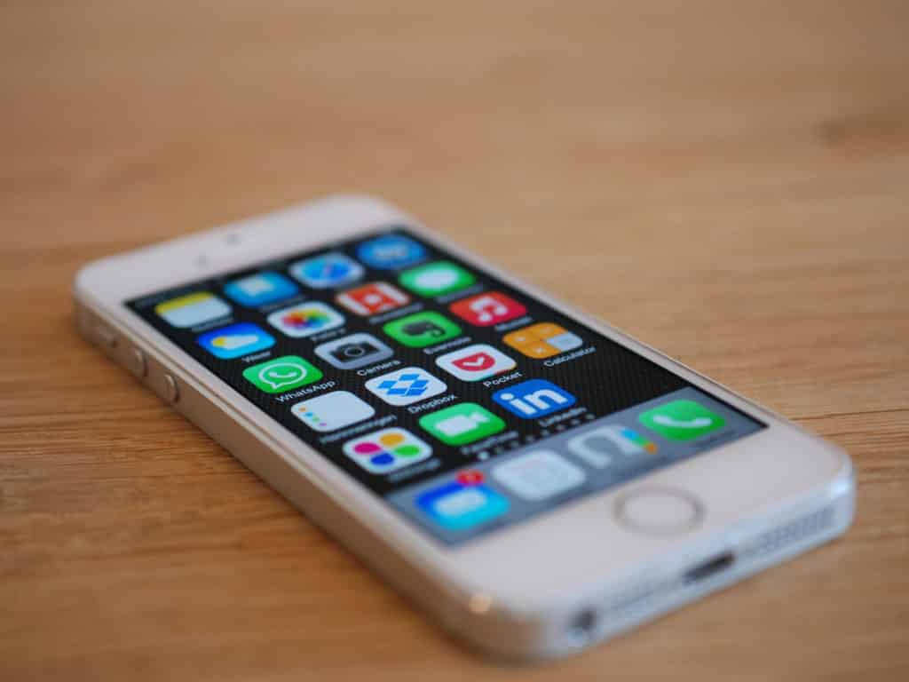 ¿Cómo cambiar la voz y el idioma de Siri en iPhone, iPad y Mac?