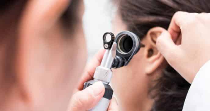 Tinnitus, el nuevo síntoma de la variante ómicron: cómo identificarlo