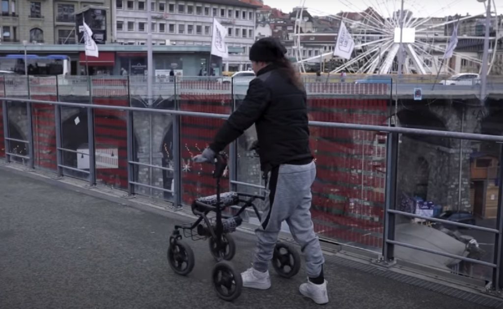 Volver a caminar: la esperanza de tres personas parapléjicas cumplida gracias a un implante electrónico