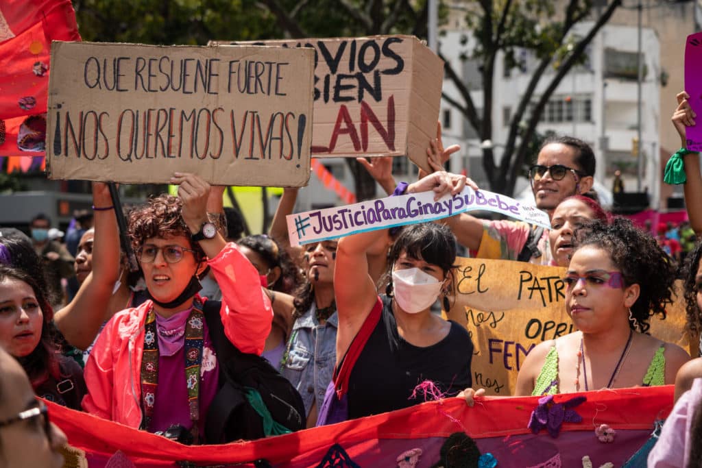 Manifestación derechos aborto chavismo intentó callar al movimiento feminista el 8M Parque carabobo Caracas. También protestatron por los feminicidios en Venezuela
