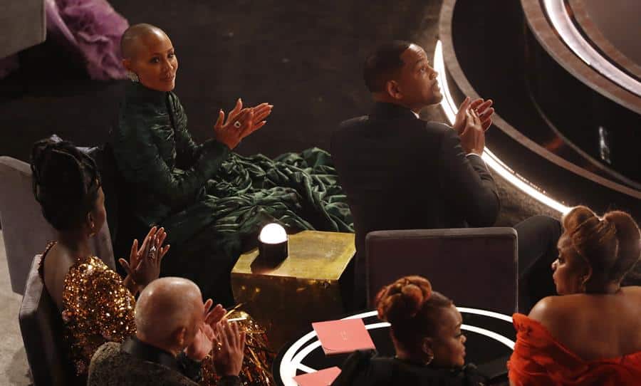 Desconcierto y conmoción: Will Smith golpeó a Chris Rock en los Premios Oscar 2022