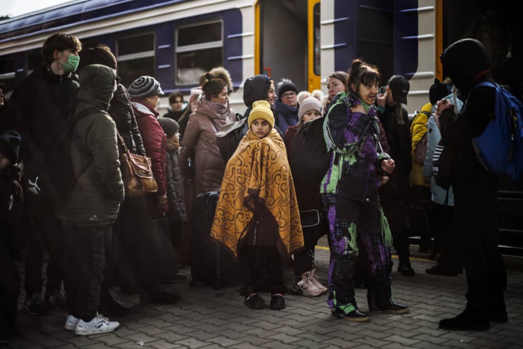 Un millón de refugiados en una semana: cómo los ucranianos huyen de su país debido a la invasión de Rusia