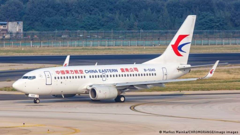 Un avión con 132 pasajeros se estrelló en China: los detalles
