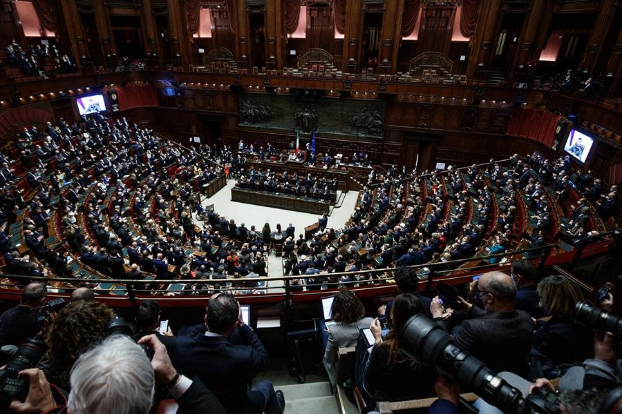 Cerca de mil parlamentarios italianos reunidos en la Cámara de los Diputados escucharon el discurso del presidente de Ucrania, Volodíir Zelenski