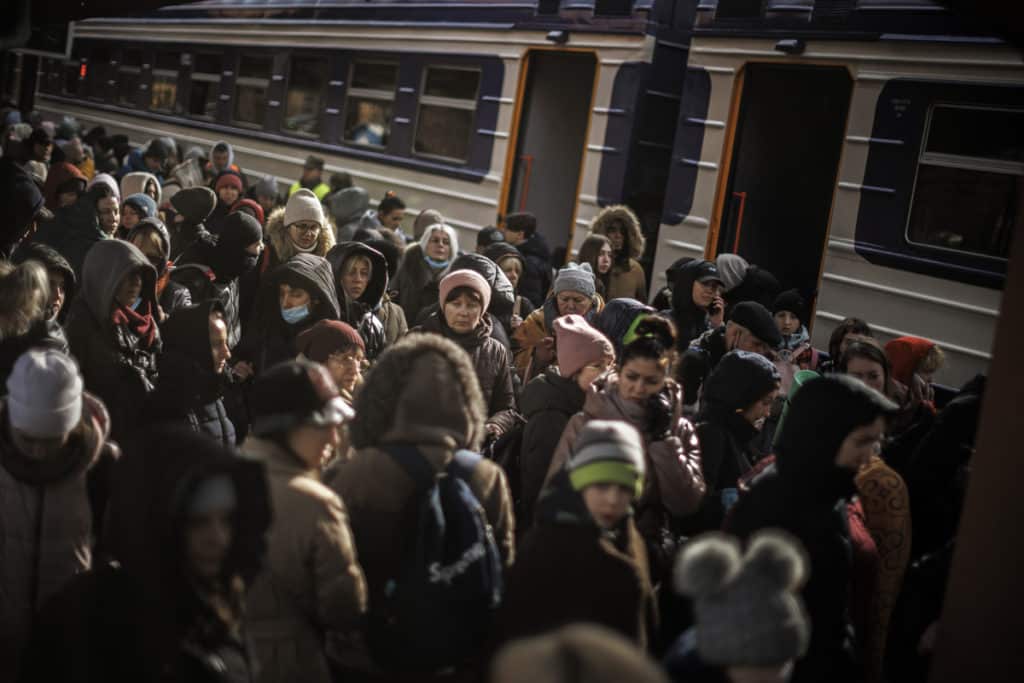 Un millón de refugiados en una semana: cómo los ucranianos huyen de su país debido a la invasión de Rusia