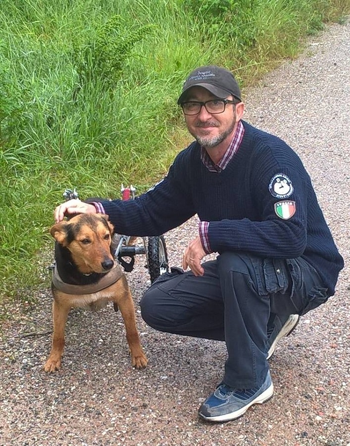 El rescatista italiano que se niega a abandonar su refugio de animales en Ucrania