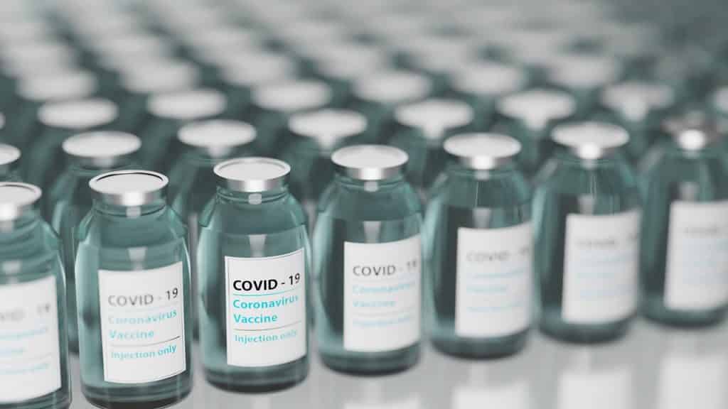 Covid-19: Moderna pide autorización para administrar segunda dosis de refuerzo para mayores de 18 años
