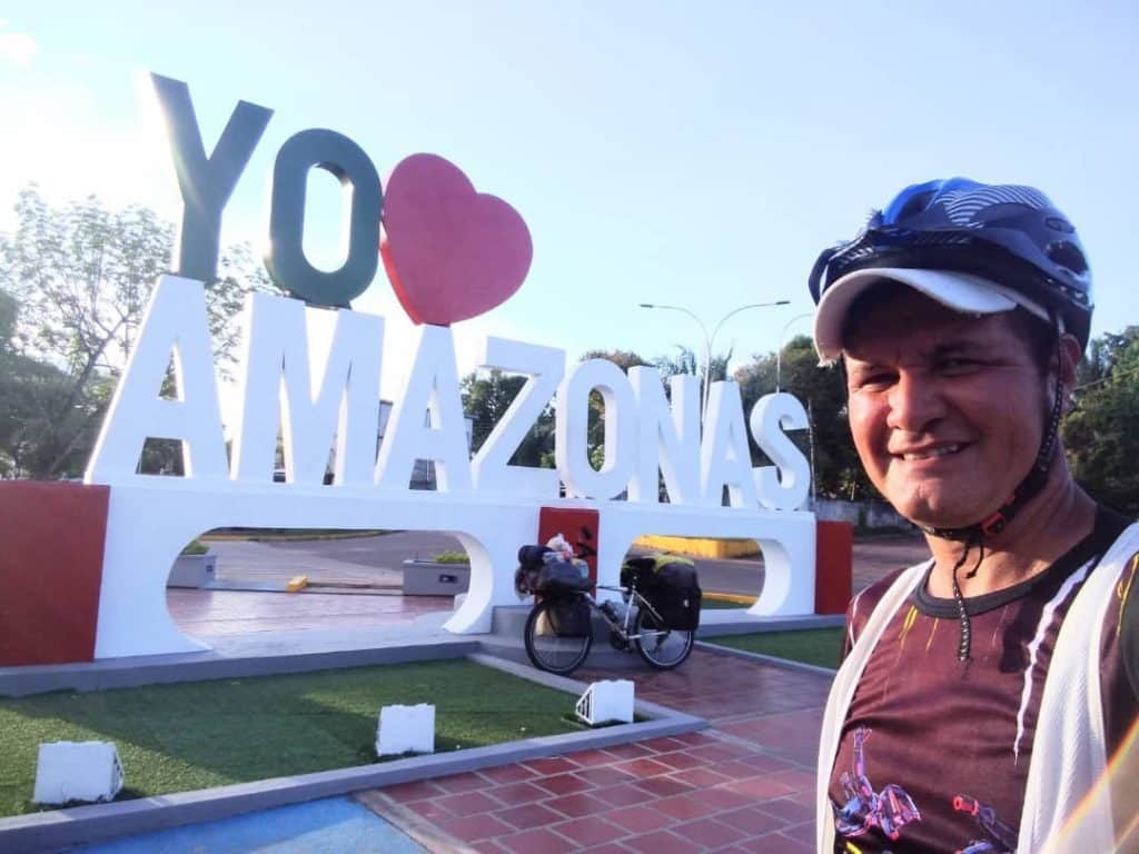 Jerson Moreno, un tachirense que ha recorrido casi toda Venezuela en bicicleta
