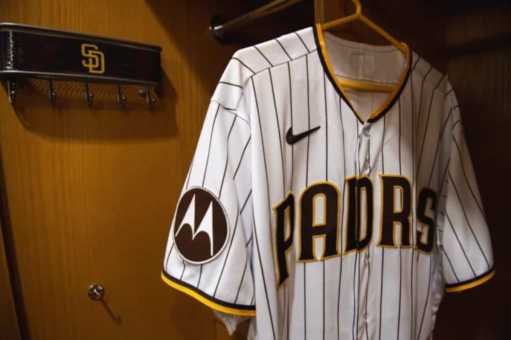 Patrocinio en uniformes de la MLB: Padres de San Diego firmó con Motorola