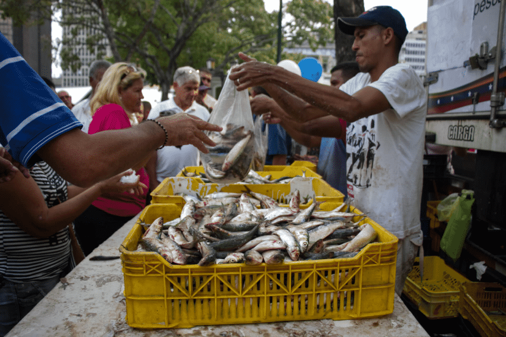 ¿Cuánto dinero necesita una familia para cumplir con la tradición de comer pescado en Semana Santa? 
