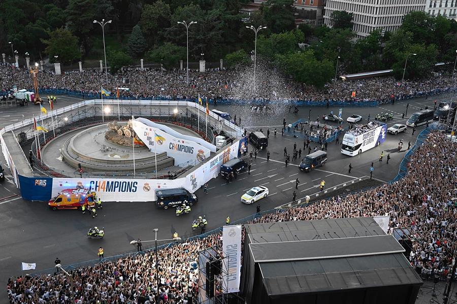 La celebración del Real Madrid en la Plaza de Cibeles en imágenes