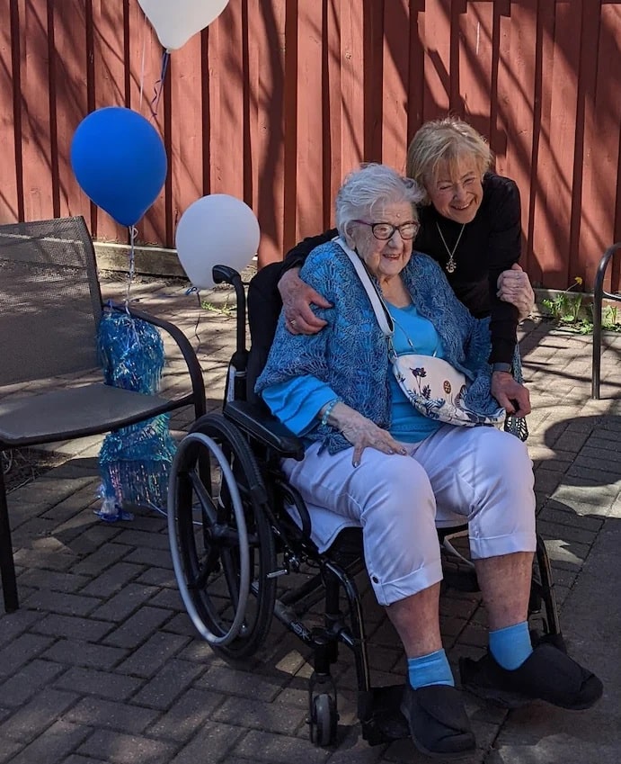 Una mujer judía de 98 años se reencontró con su única hija que había dado en adopción durante la Segunda Guerra Mundial