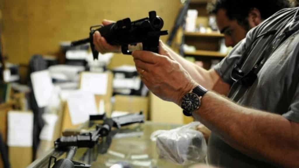 Corte Suprema de EE UU amplía el derecho de portar armas en espacios públicos