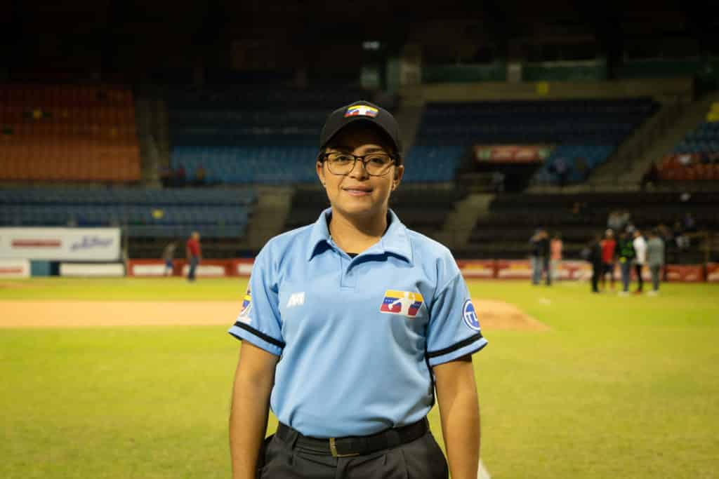 04 Anabel Gonzalez primera mujer umpire de beisbol​ profesional venezolano El Diario Jose Daniel Ramos