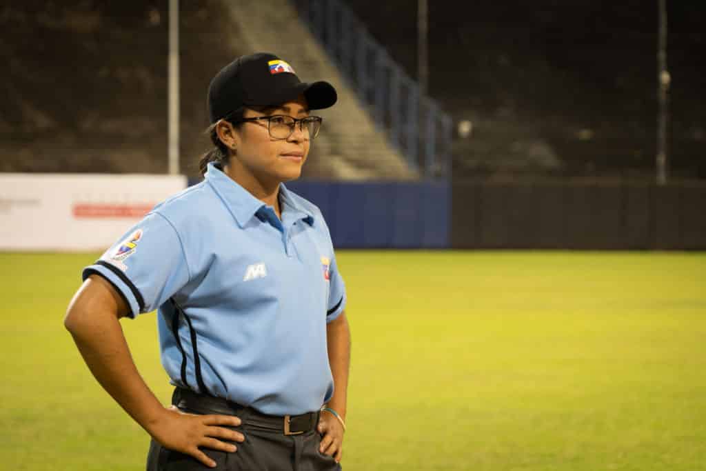 06 Anabel Gonzalez primera mujer umpire de beisbol​ profesional venezolano El Diario Jose Daniel Ramos