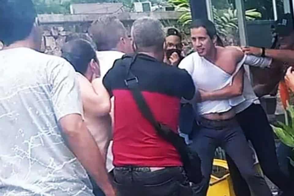 Afectos al régimen de Maduro atacaron al presidente Guaidó en Cojedes