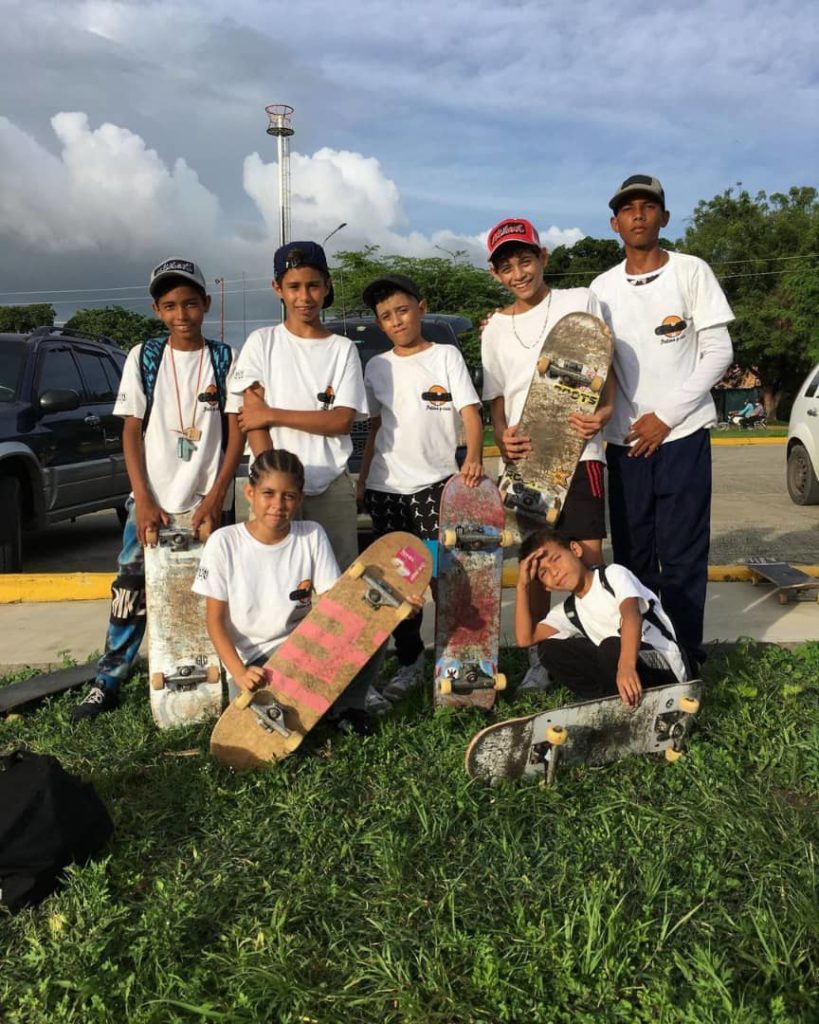 Patina y Vive: la fundación que enseña valores de la vida a través del skateboarding