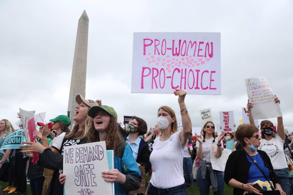 La Corte Suprema de EE UU anuló la histórica sentencia que despenalizó el aborto: lo que implica