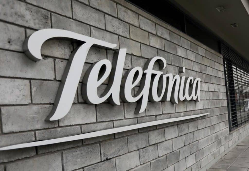 Telefónica intervino más de 860.000 teléfonos en 2021 a petición del régimen de Nicolás Maduro 