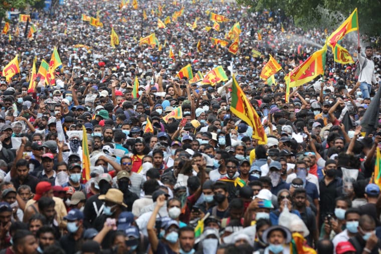 Protestas en Sri Lanka: manifestantes ingresaron a la residencia oficial del presidente