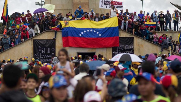 Migrantes venezolanos apuestan que el proyecto de Petro no perjudique su decisión de quedarse en Colombia
