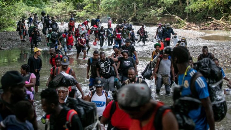 Cómo se preparan los migrantes para cruzar la peligrosa selva del Darién￼