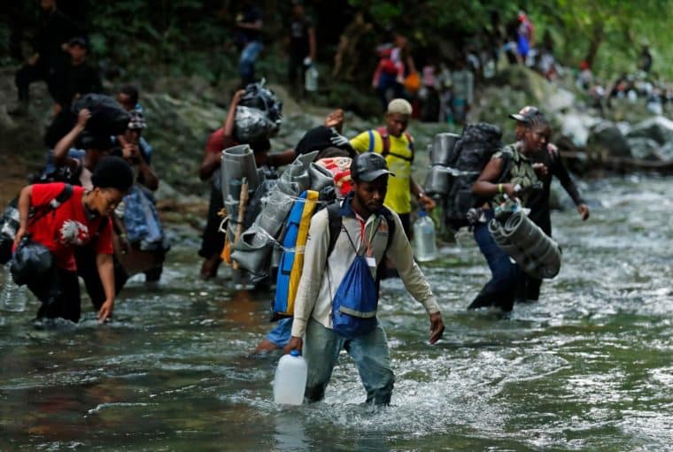 Cinco venezolanos fueron detenidos por extorsionar a migrantes para cruzar el Darién