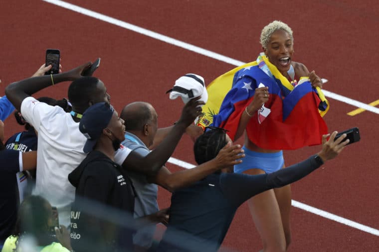 Mundial de Atletismo: Yulimar Rojas obtuvo su tercera medalla de oro consecutiva de salto triple