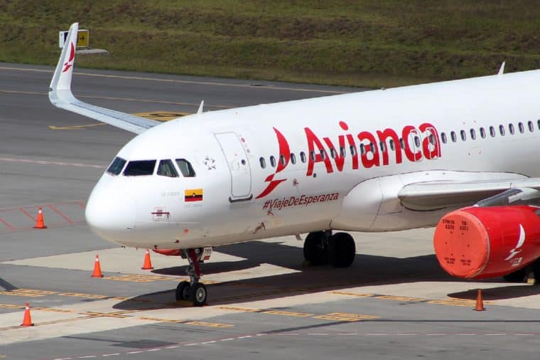 ¿Cuáles son las aerolíneas que han solicitado permiso para ofrecer vuelos entre Colombia y Venezuela? Avianca ruta Bogotá-Caracas
