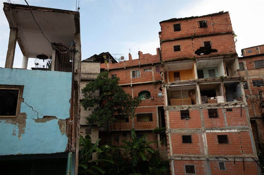 Casas frágiles ponen en riesgo a cientos de personas en Venezuela