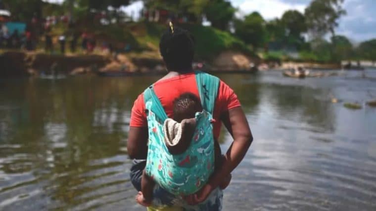 “Después de arrojar a sus dos hijos, el hombre se lanzó al vacío”: el duro relato de los médicos que atienden a migrantes en la selva del Darién