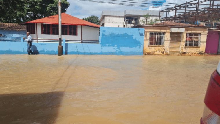 En imágenes: más de 300 damnificados por inundaciones en Santa Elena de Uairén