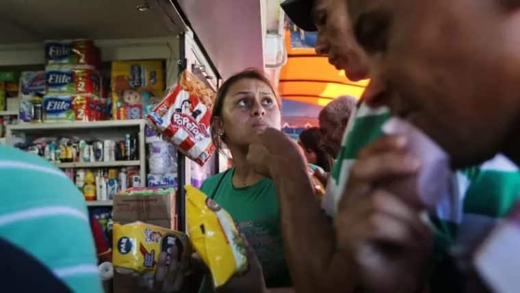 3 formas en las que Colombia puede ayudar en la recuperación económica de Venezuela (y los riesgos que implica)