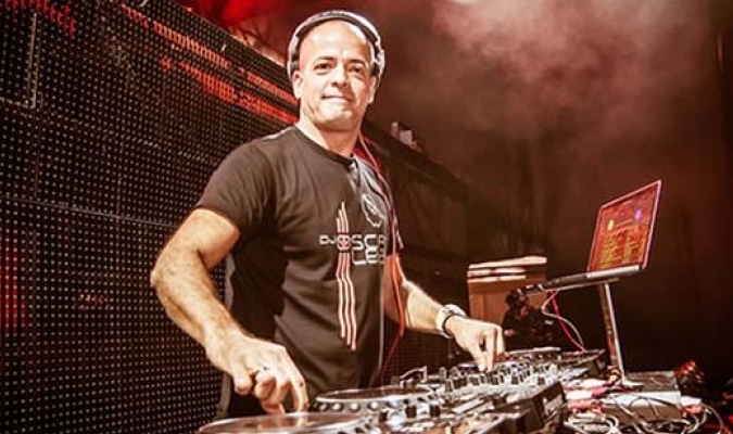Óscar Leal, el DJ venezolano que se mantiene vigente tras más de 30 años de trayectoria￼