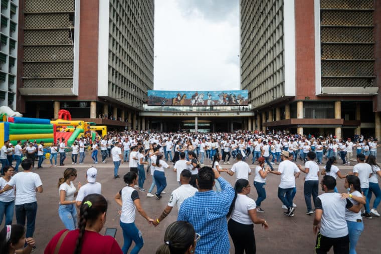Ensayo en Plaza Caracas récord Guinness Venezuela El Diario Jose Daniel Ramos
