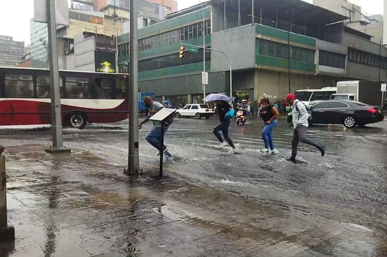 Inundaciones y fallas en servicios públicos: los estragos de las lluvias en Caracas