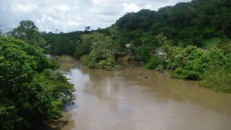 Crecida del río Yuruari en El Callao deja varias familias damnificadas