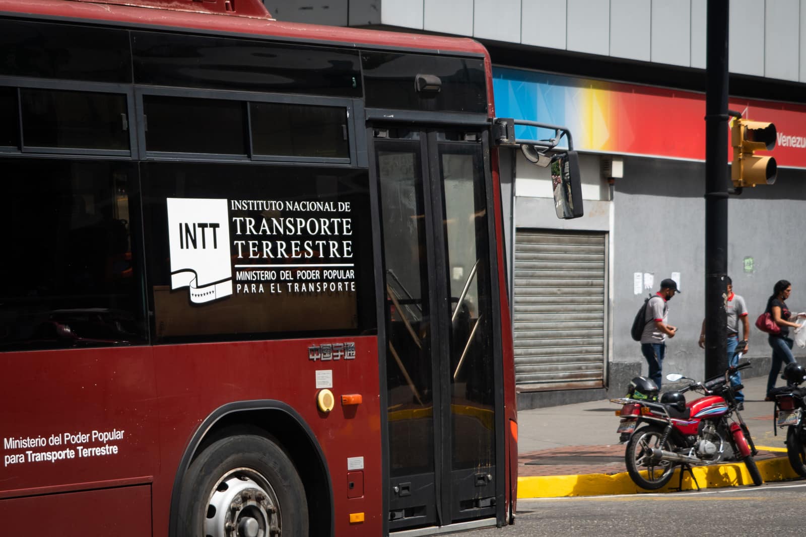 Transporte público bus servicio paaje precios camionetas vehículos Caracas Transporte de Venezuela autobuses flota tráfico El Diario Jose Daniel Ramos