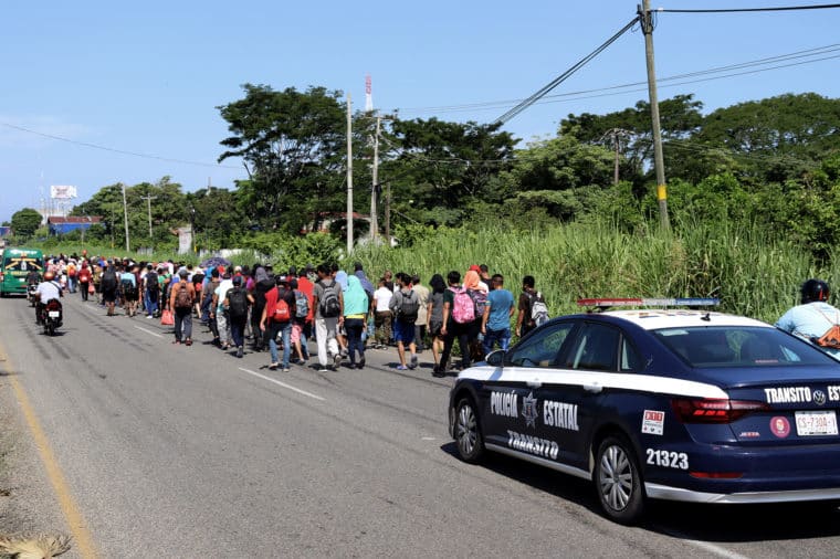 Otros 500 migrantes, mayormente de Venezuela, parten en caravana desde México hasta Estados Unidos