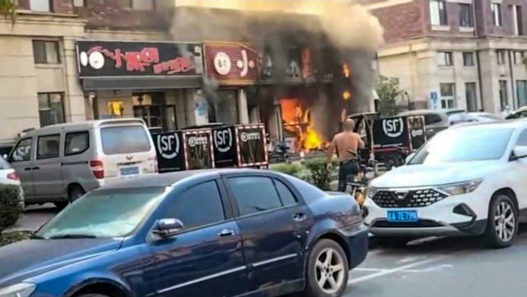 Al menos 17 muertos y tres heridos dejó un incendio en un restaurante de China