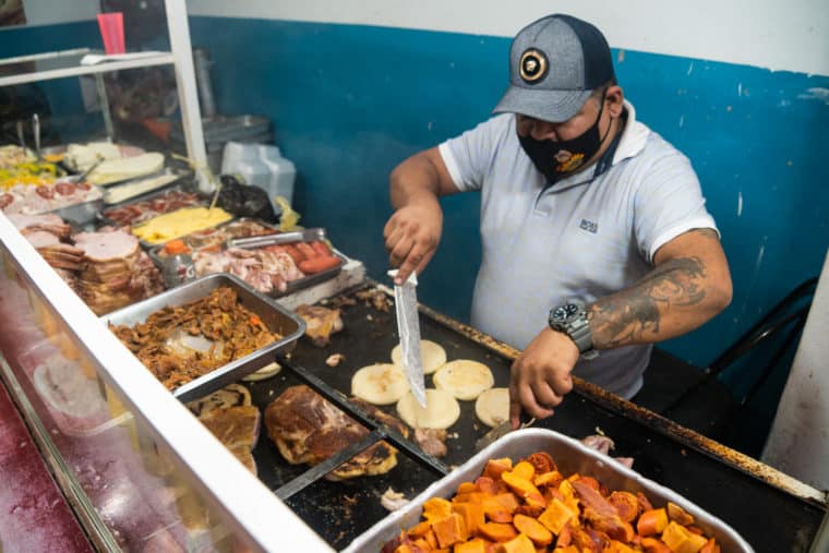 Arepas La Catira arepera arepa gastronomía de Venezuela comida desayuno El Diario Jose Daniel Ramos