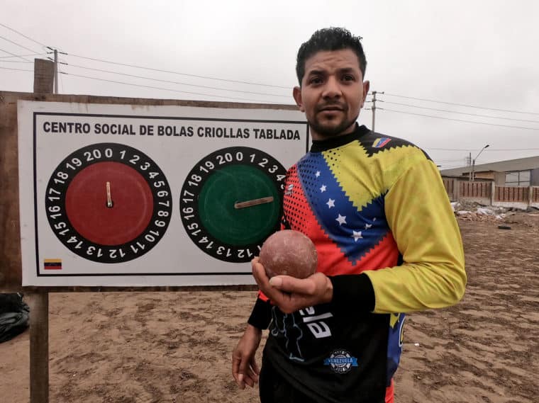 Bolas criollas: el juego tradicional que conecta a los venezolanos con su país desde Perú