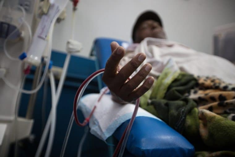 Entre 600 y 800 máquinas de diálisis hacen falta para enfrentar déficit en atención de pacientes renales en Venezuela