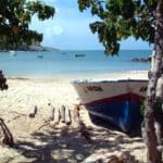 INEA suspendió zarpes de embarcaciones por paso de la onda tropical número 39